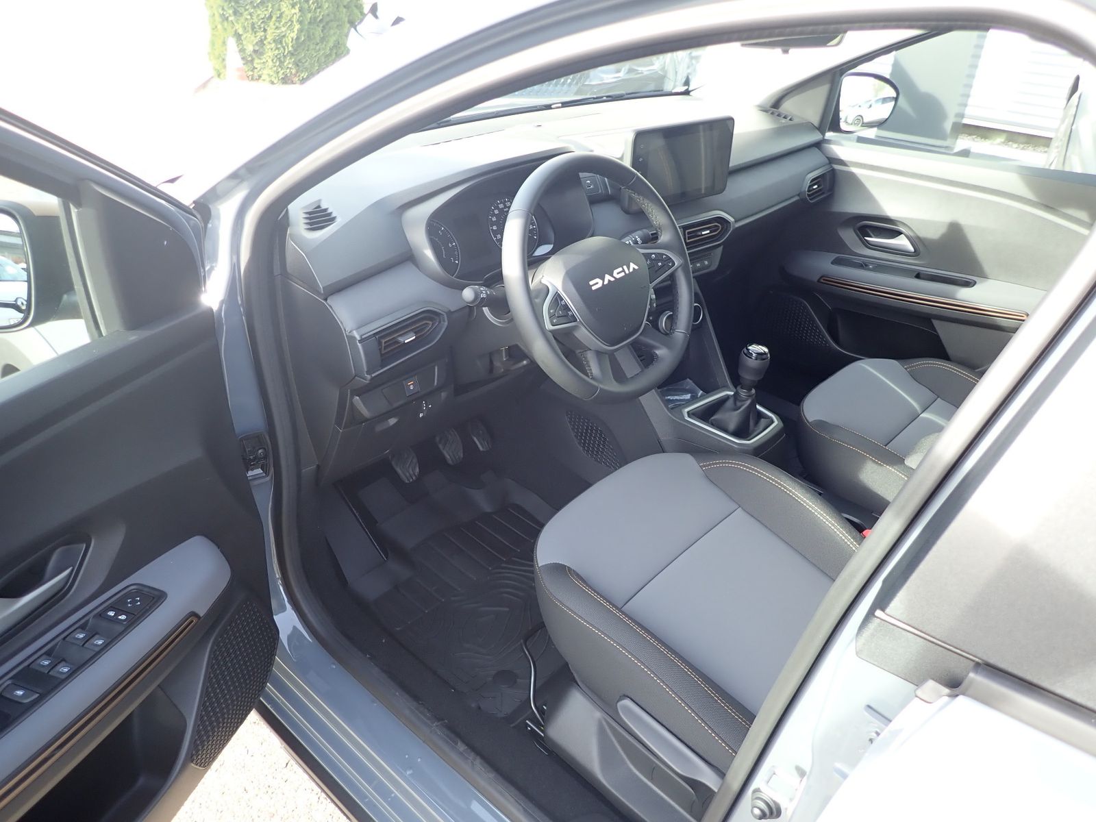 Fahrzeugabbildung Dacia Jogger Extreme TCe 110 7-Sitzer