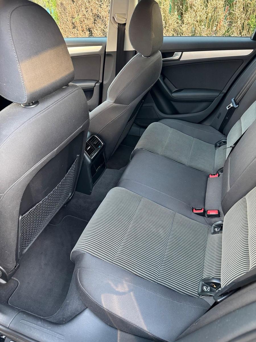 Audi A4 2009 — photo 8