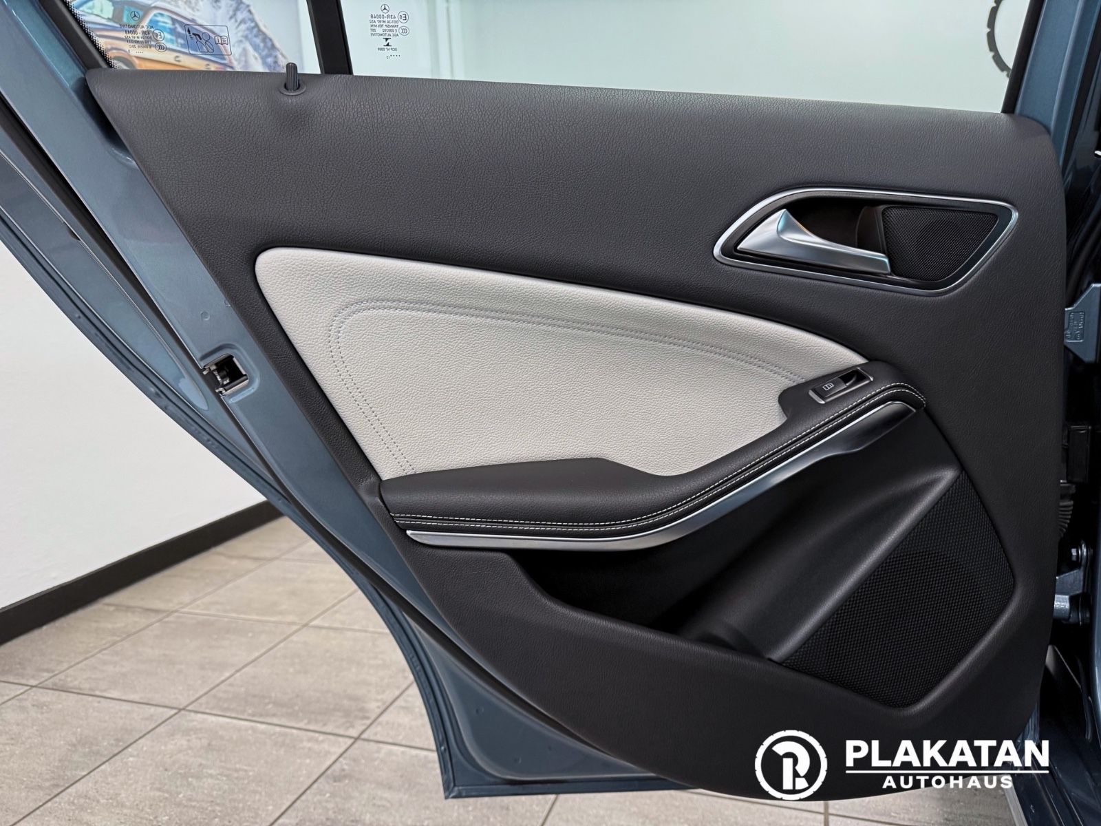 Fahrzeugabbildung Mercedes-Benz A 180 Style Bi-Xenon 1Hand MB-Service