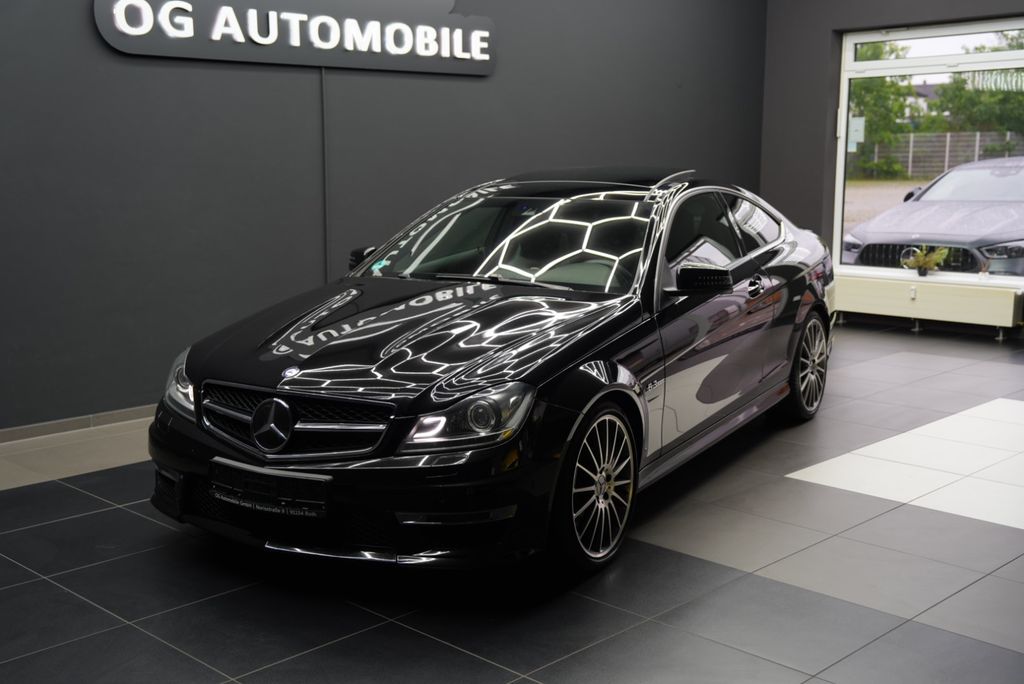 MERCEDES-BENZ C 63 AMG Coupe*H&K*PANO*LEDER*LED*MEMORY*DISTRON MERCEDES-BENZ C 63 AMG Coupe*H&K*PANO*LEDER*LED*MEMORY*DISTRON