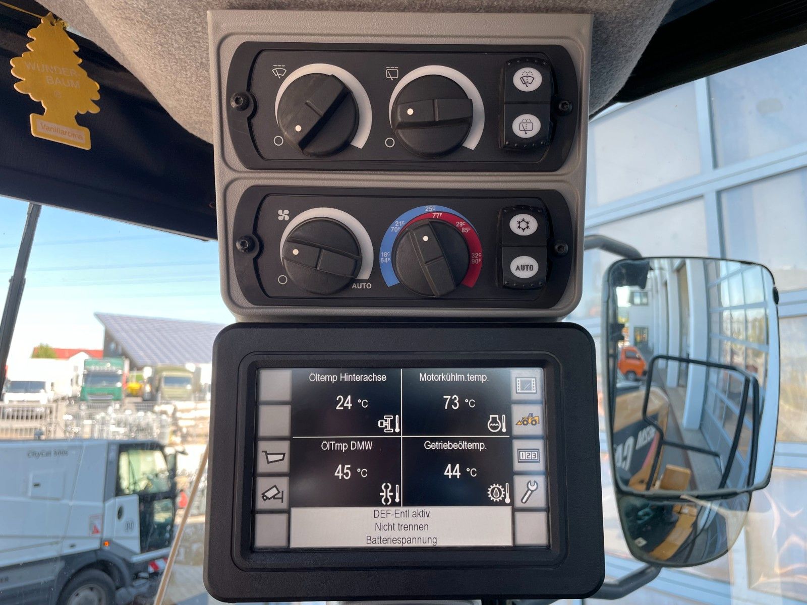 Fahrzeugabbildung CAT 962M / 8.035h / Schaufel
