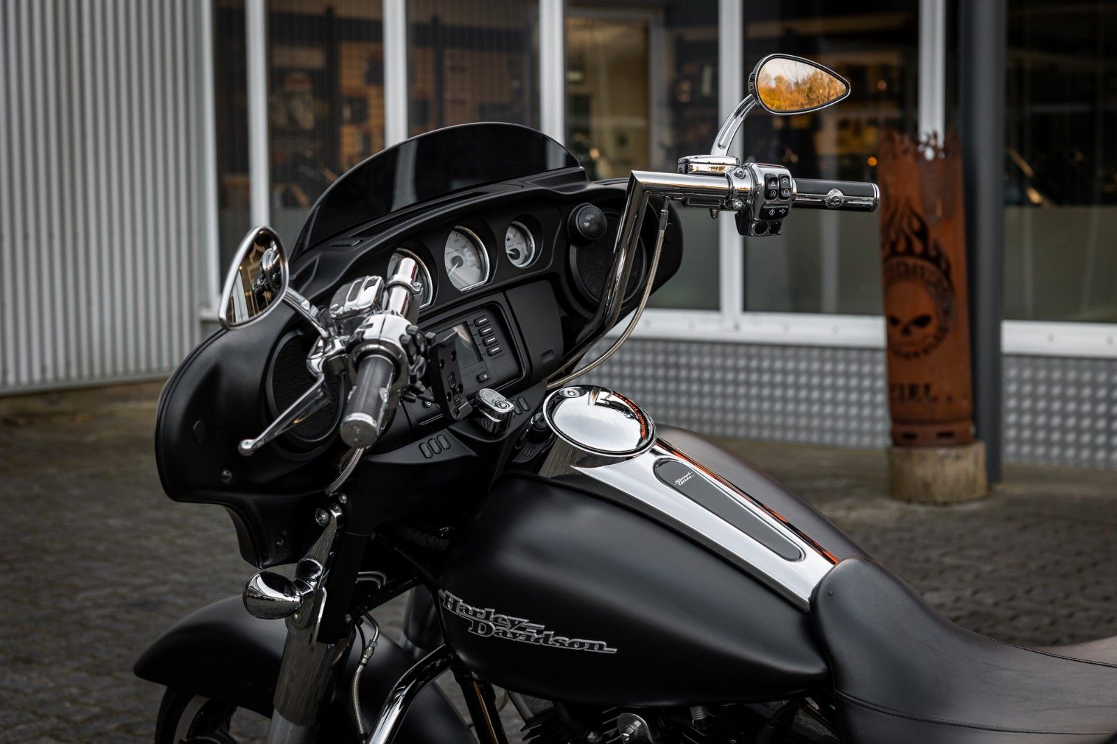 Fahrzeugabbildung Harley-Davidson FLHX Street Glide 103 cui - Vance & Hines - - -