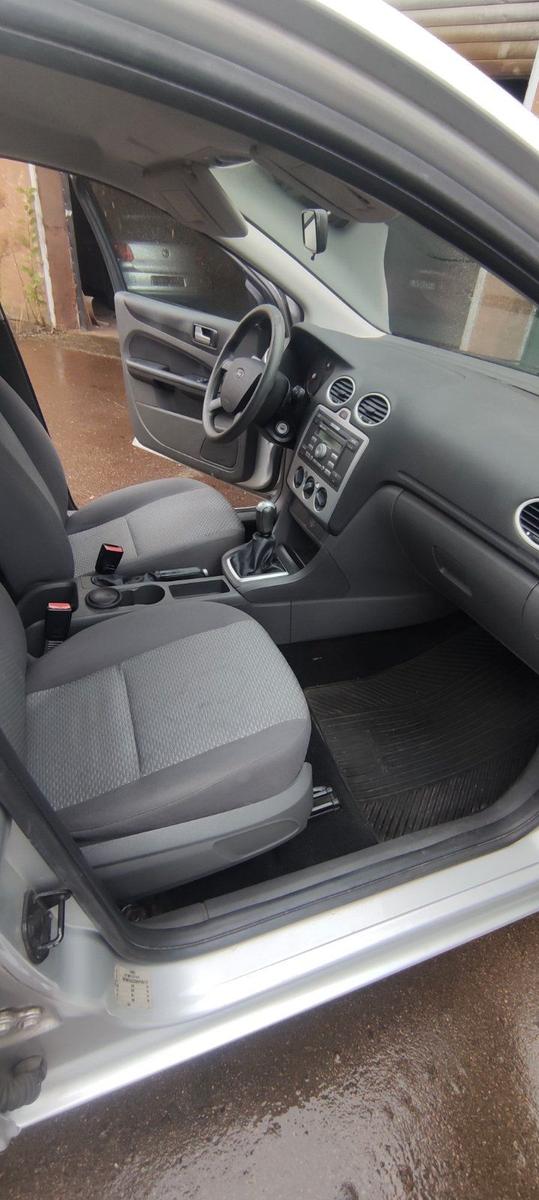 Ford Focus 2005 — photo 12