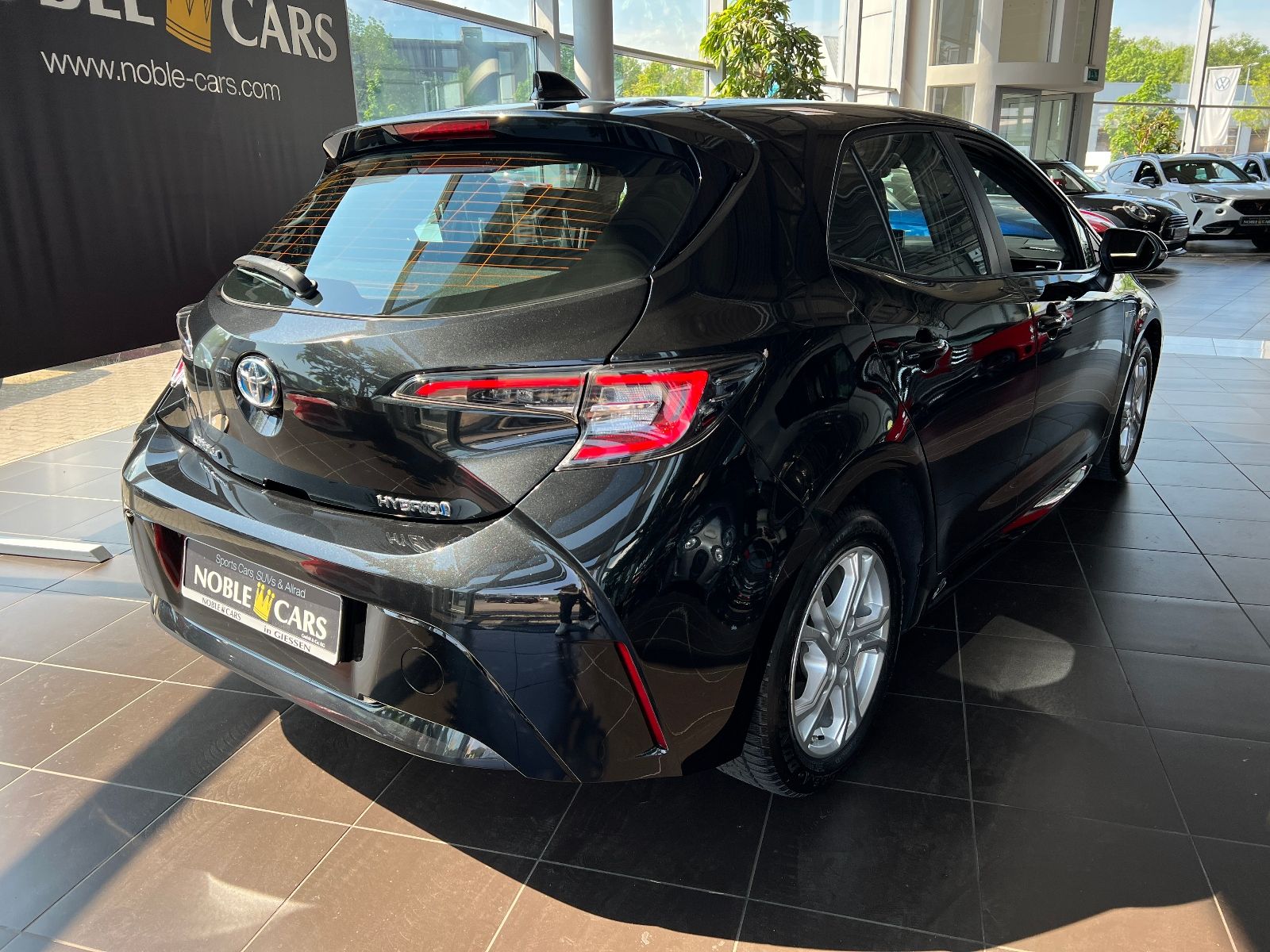 Fahrzeugabbildung Toyota Corolla Hybrid Business Edition NAV RFK SHZ ALU