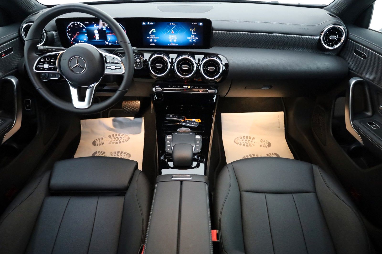 Fahrzeugabbildung Mercedes-Benz CLA 200d SB Leder,Navi,LED,Kamera,SH,SR+WR