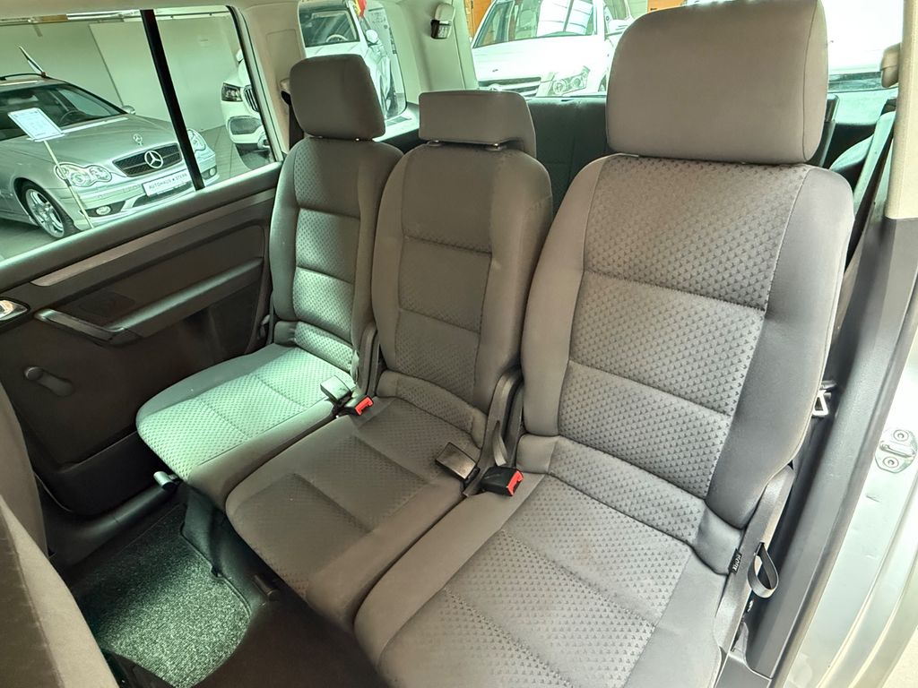 VW Touran Conceptline|7-Sitzer|SHZ|PDC|Klimaanlage VW Touran Conceptline|7-Sitzer|SHZ|PDC|Klimaanlage