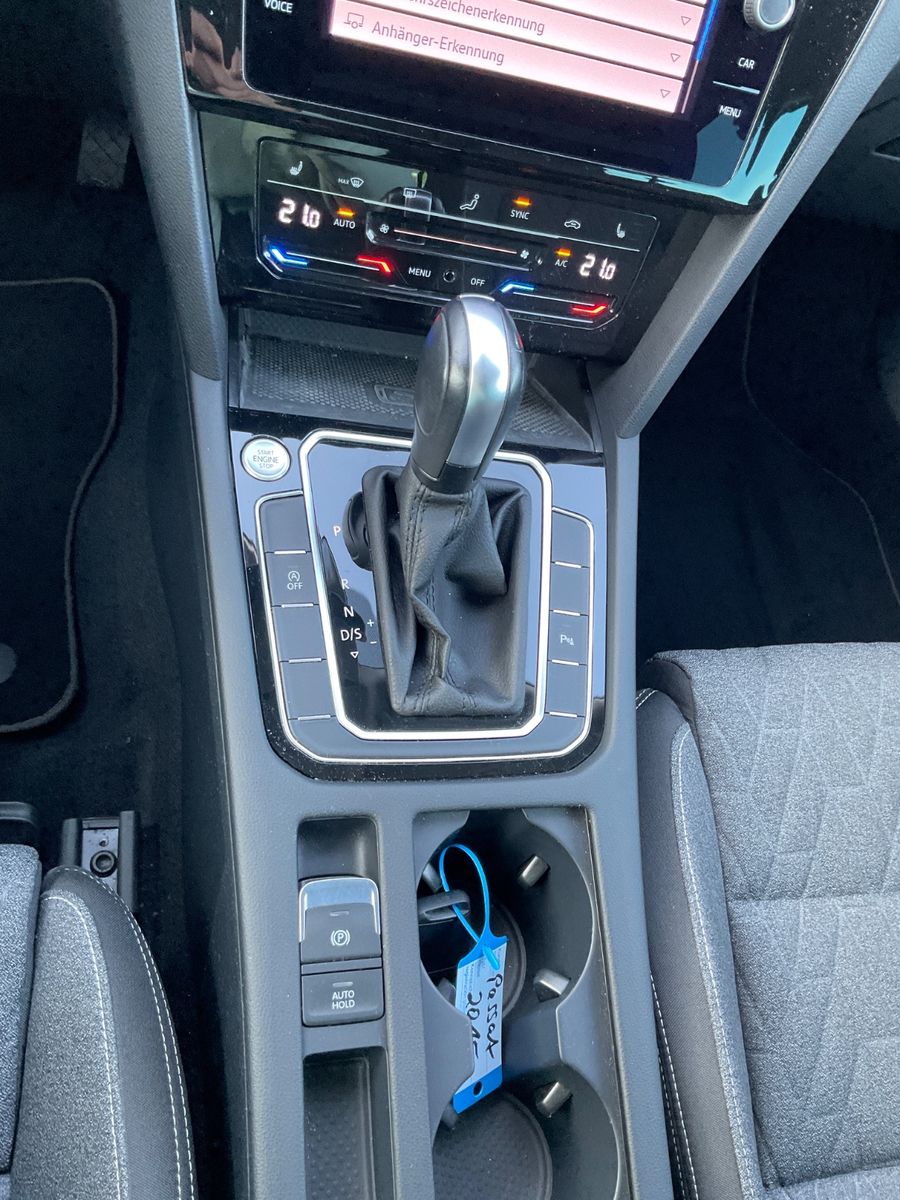 Fahrzeugabbildung Volkswagen Passat Variant 2.0 TDI DSG Busi,Kamera,AHK,LED