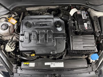 Volkswagen Golf - 11
