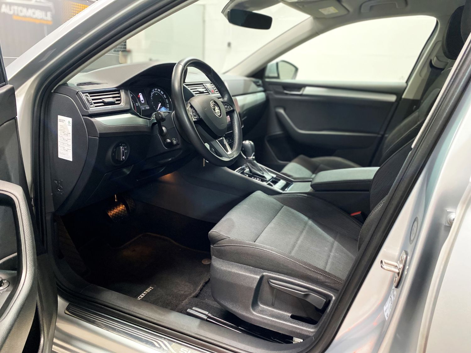 Fahrzeugabbildung SKODA Superb Ambition 4x4 DSG#ACC#Spur#Navi#Alu#PDC#Ak