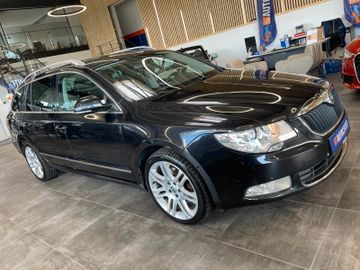 Skoda Superb Combi Elegance 4x4 *PANO*NAVI*ALCANTARA*