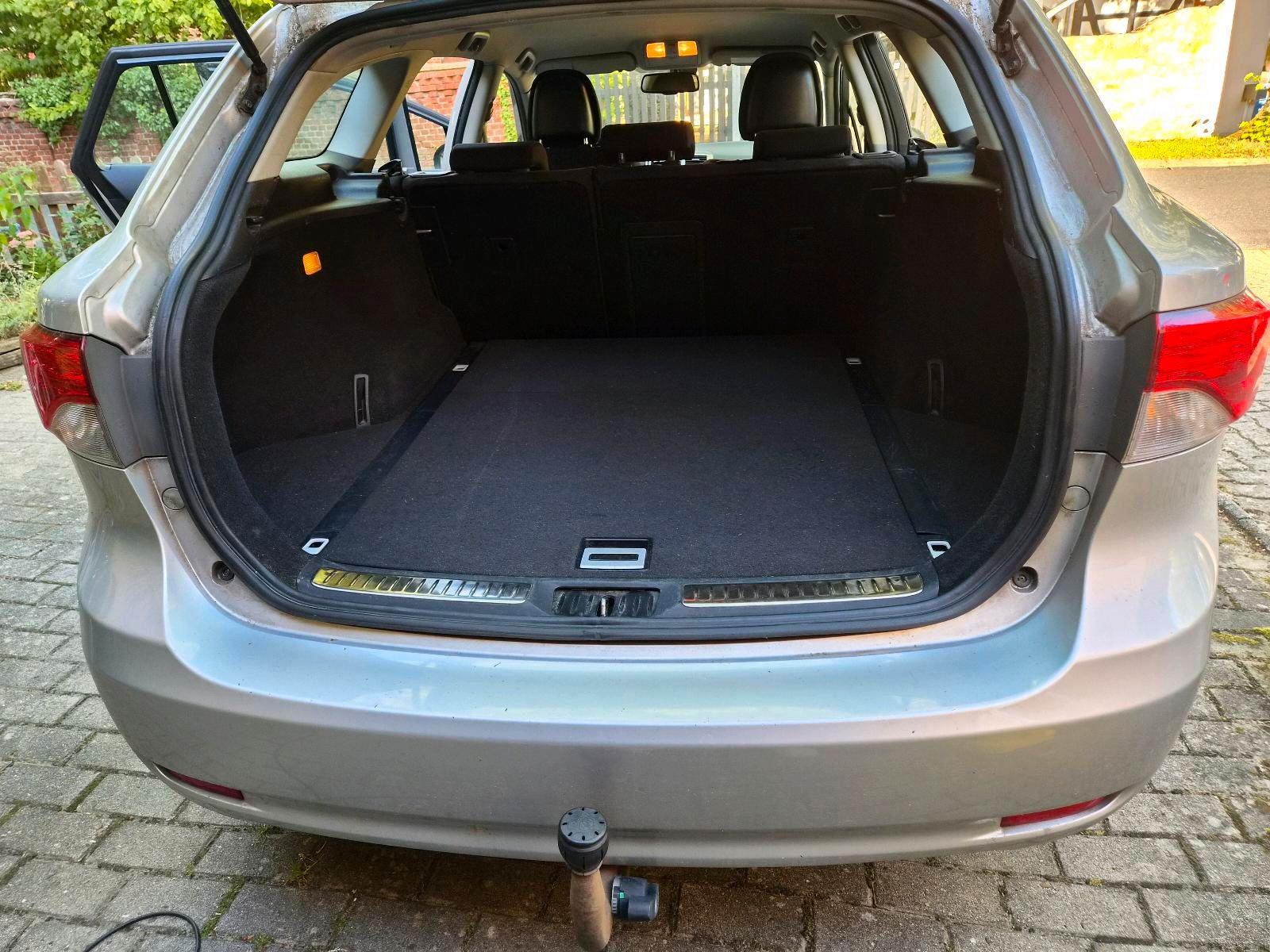 Toyota Avensis 2012 — photo 7