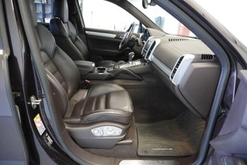 Porsche Cayenne - 12