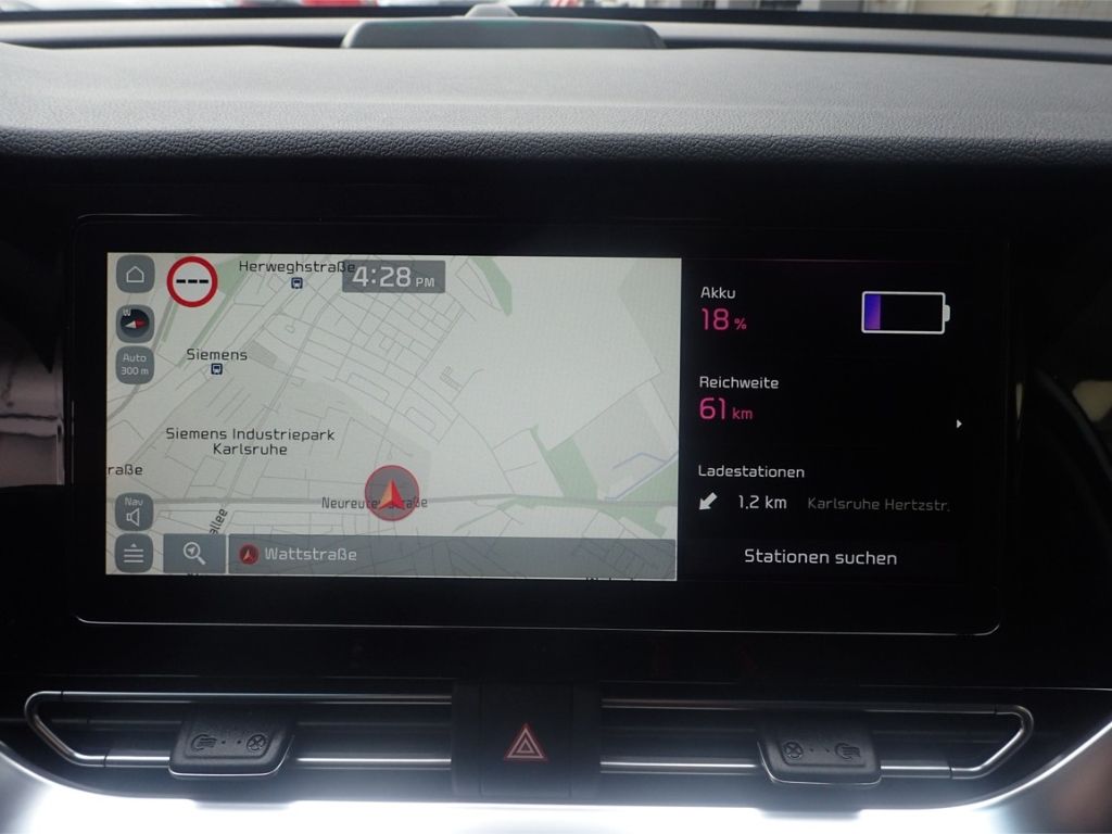 Fahrzeugabbildung Kia Niro e-Spirit 3-Phasen On Board Charger, Technik