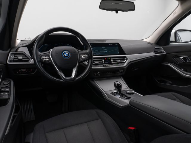 Foto Nummer 37: BMW 320e