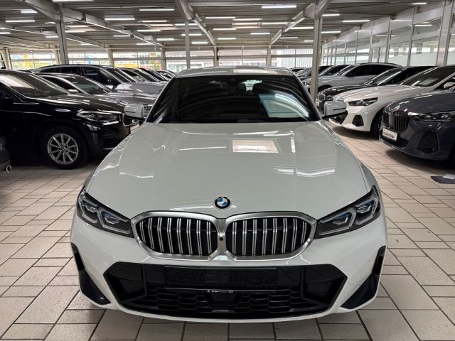 BMW 320 d xDrive M Sport 18'' ACC LCProf HiFi ad.M-F foto 2