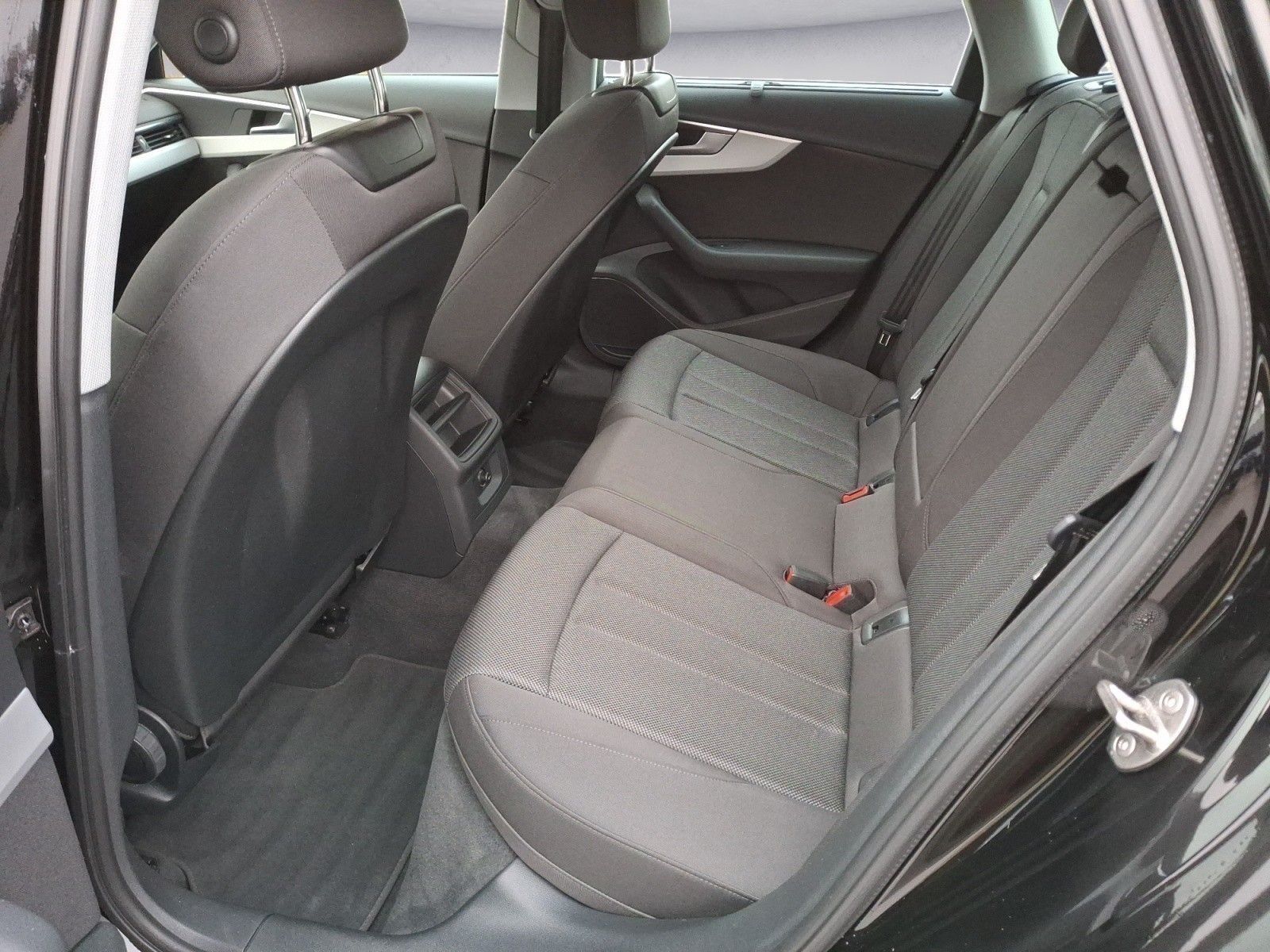 Audi A4 - Bild 9