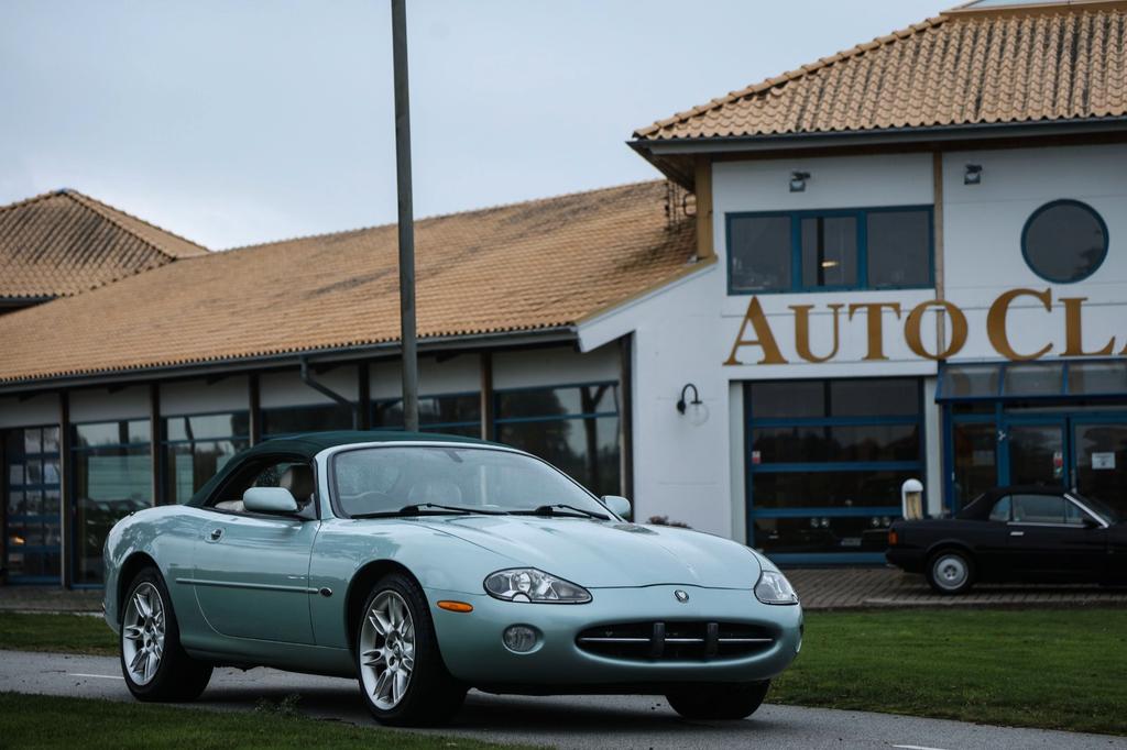 Jaguar XK8