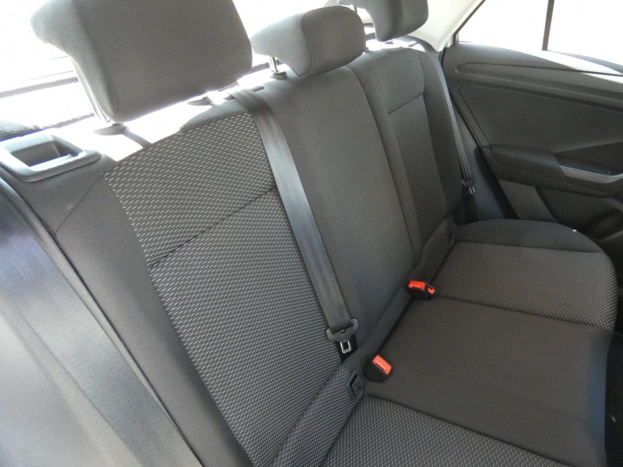 Volkswagen T-Roc 2.0 TDI LED AHK SHZ App-Connet Klima foto 5