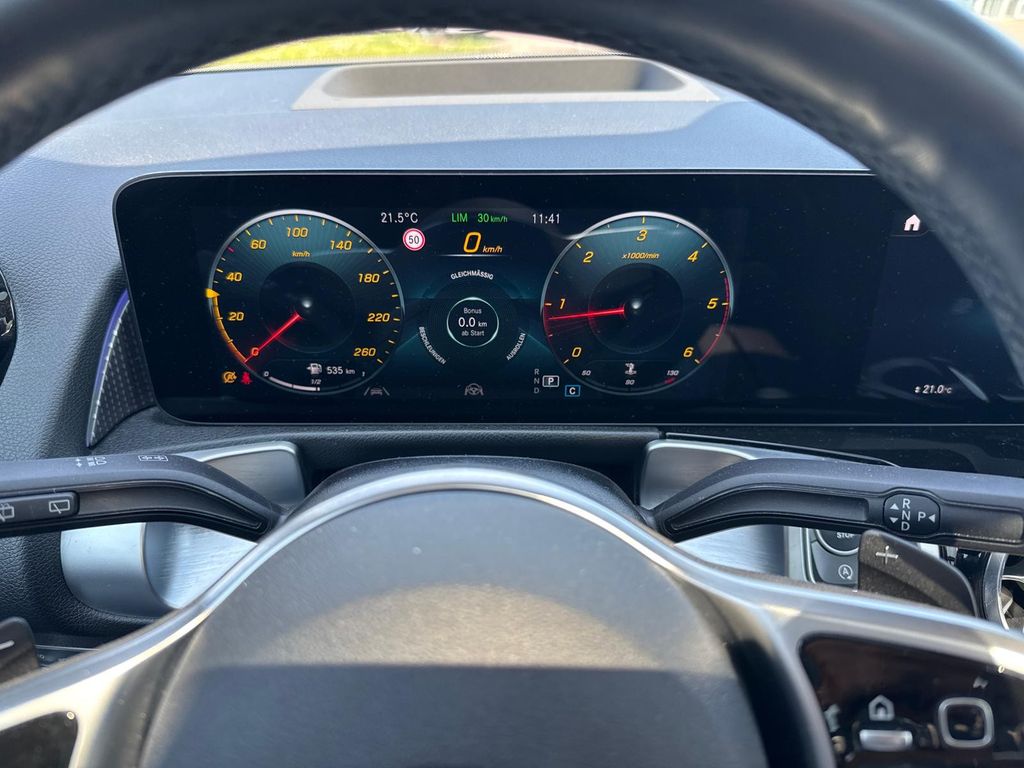 MERCEDES-BENZ GLB 200 39