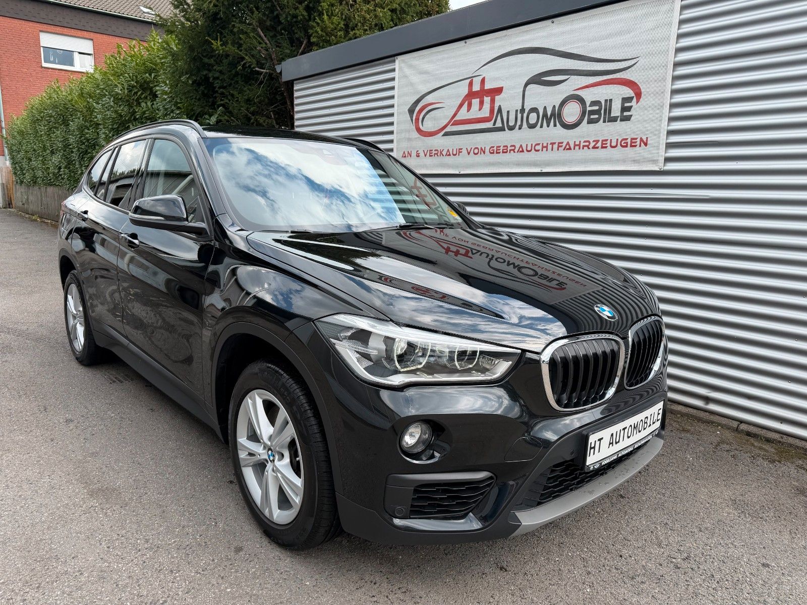 BMW X1 xDrive 20 i Advantage..AHK..SERVICE..R.KAMERA