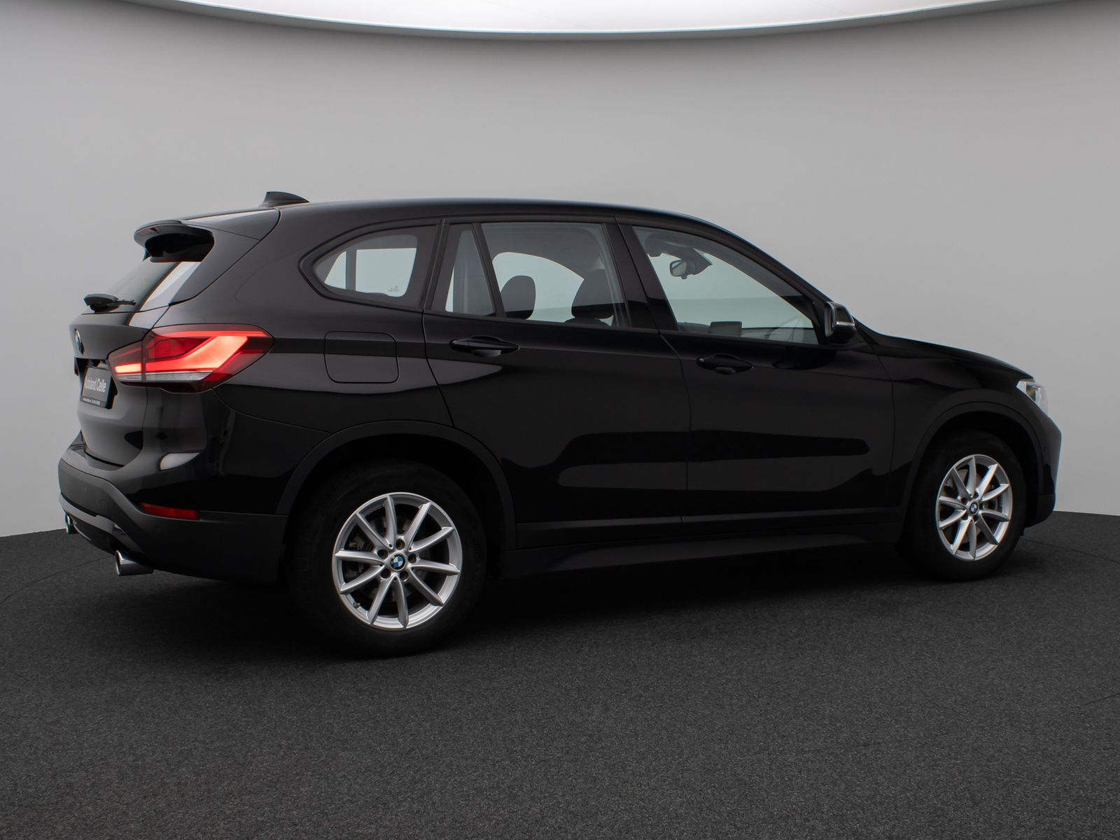 Fahrzeugabbildung BMW X1 sD20i Kamera HUD DAB Alarm Geschwindigkeitsre
