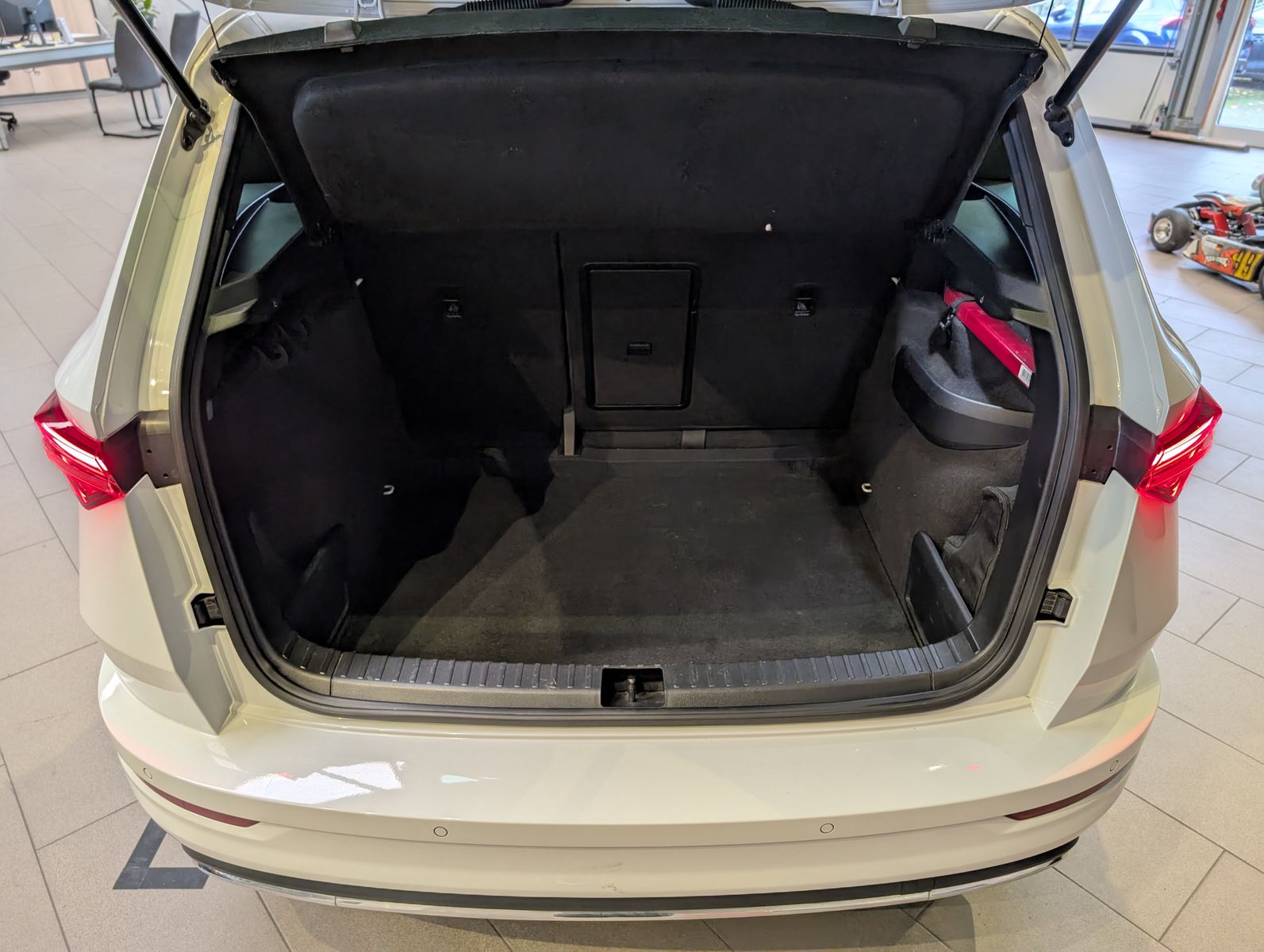 Fahrzeugabbildung SKODA Karoq 2.0 TDI DSG Sportline 4x4 ACC LED Cam AHK