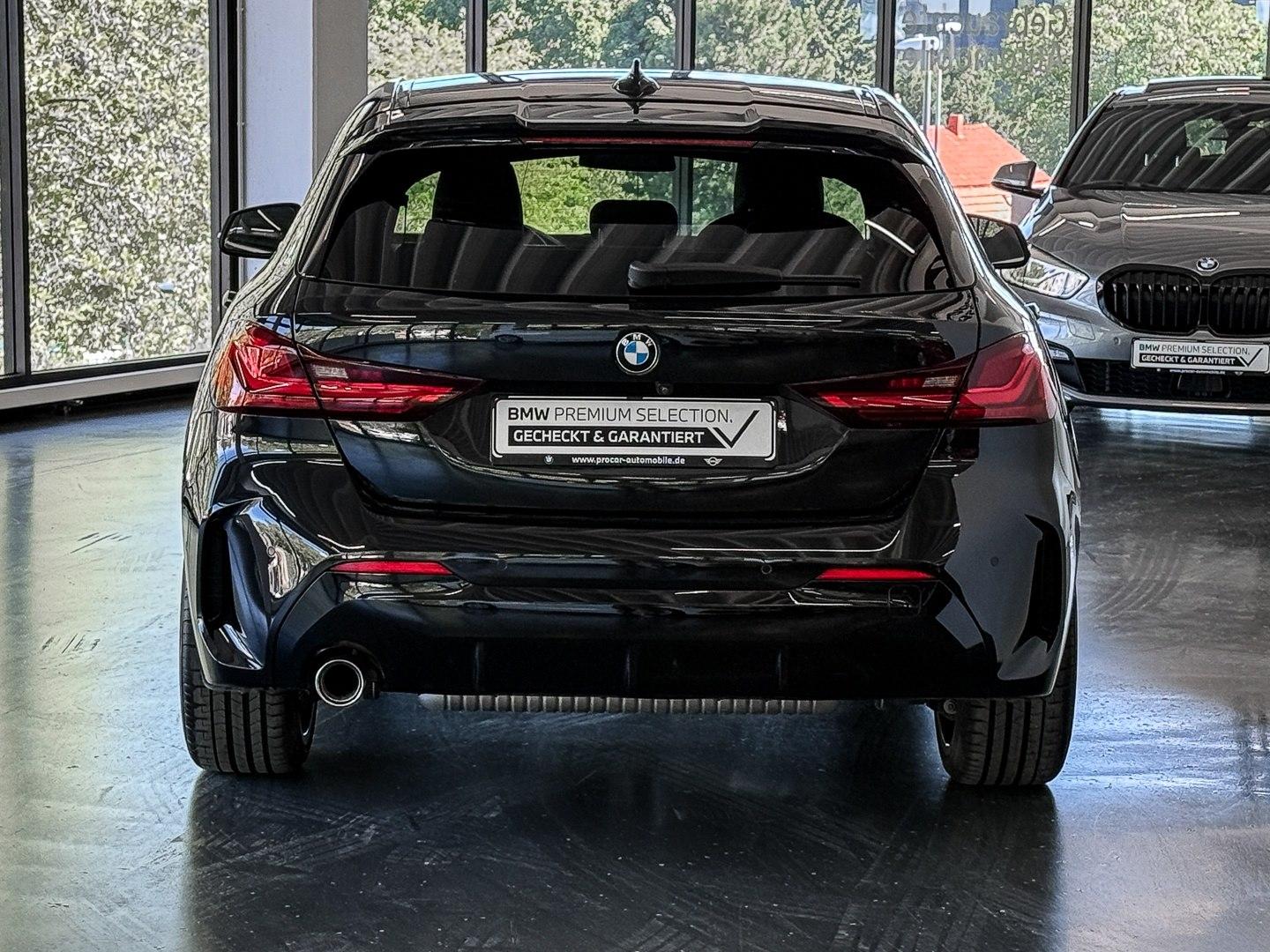 BMW 118i M-Sport Aut Nav LED HiFi Parkass 19"