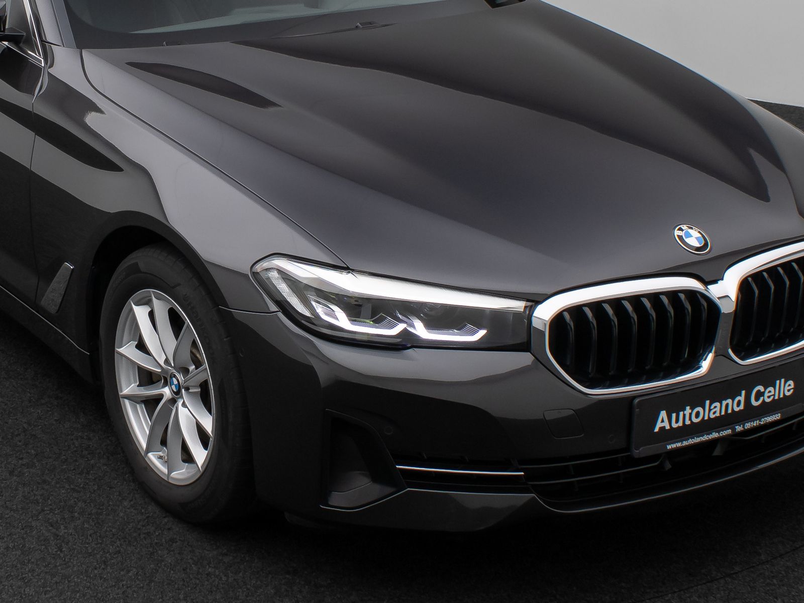 Fahrzeugabbildung BMW 520d Kamera DAB 4xKlima AHK Alarm Leder Sport
