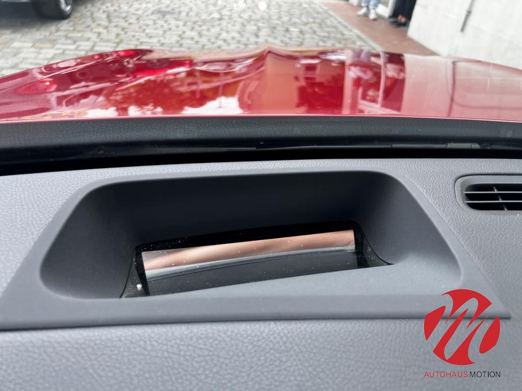 Mercedes-Benz GLB 220