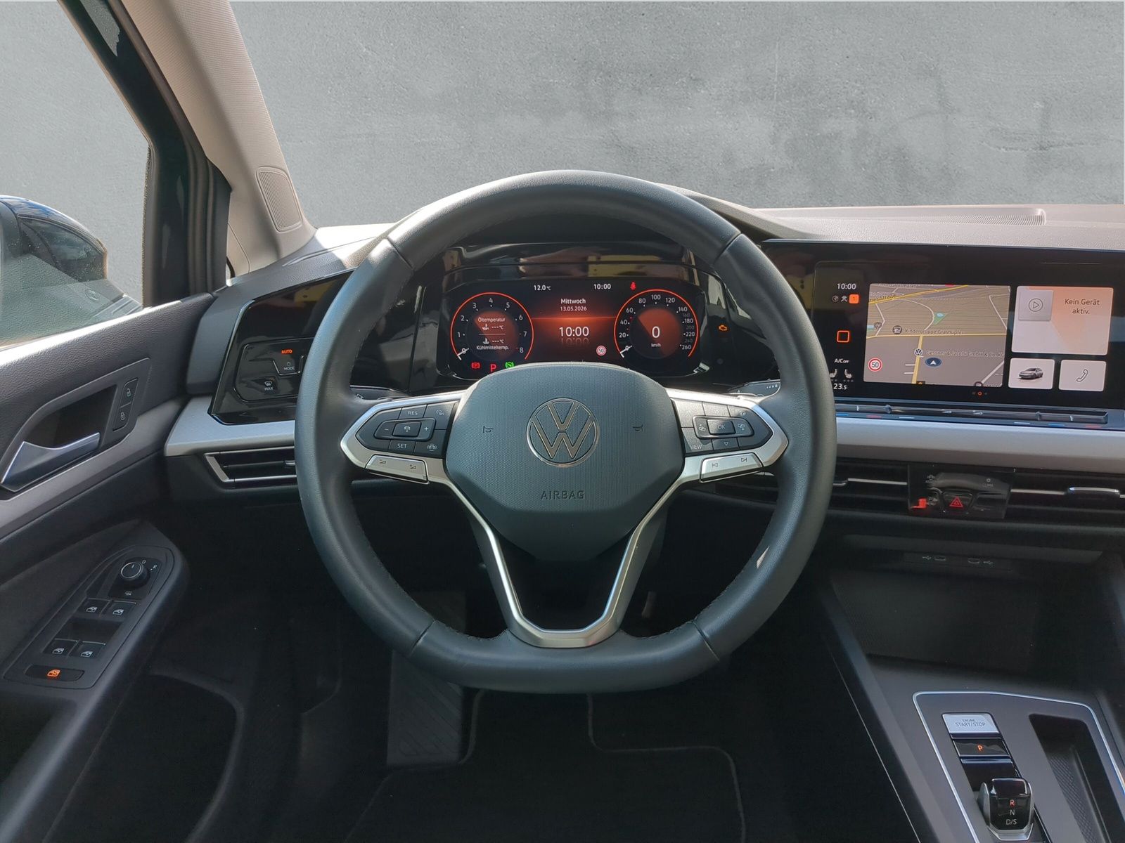 Fahrzeugabbildung Volkswagen Golf Variant 1.0 eTSI Life Kamera ACC SHZ AppCon