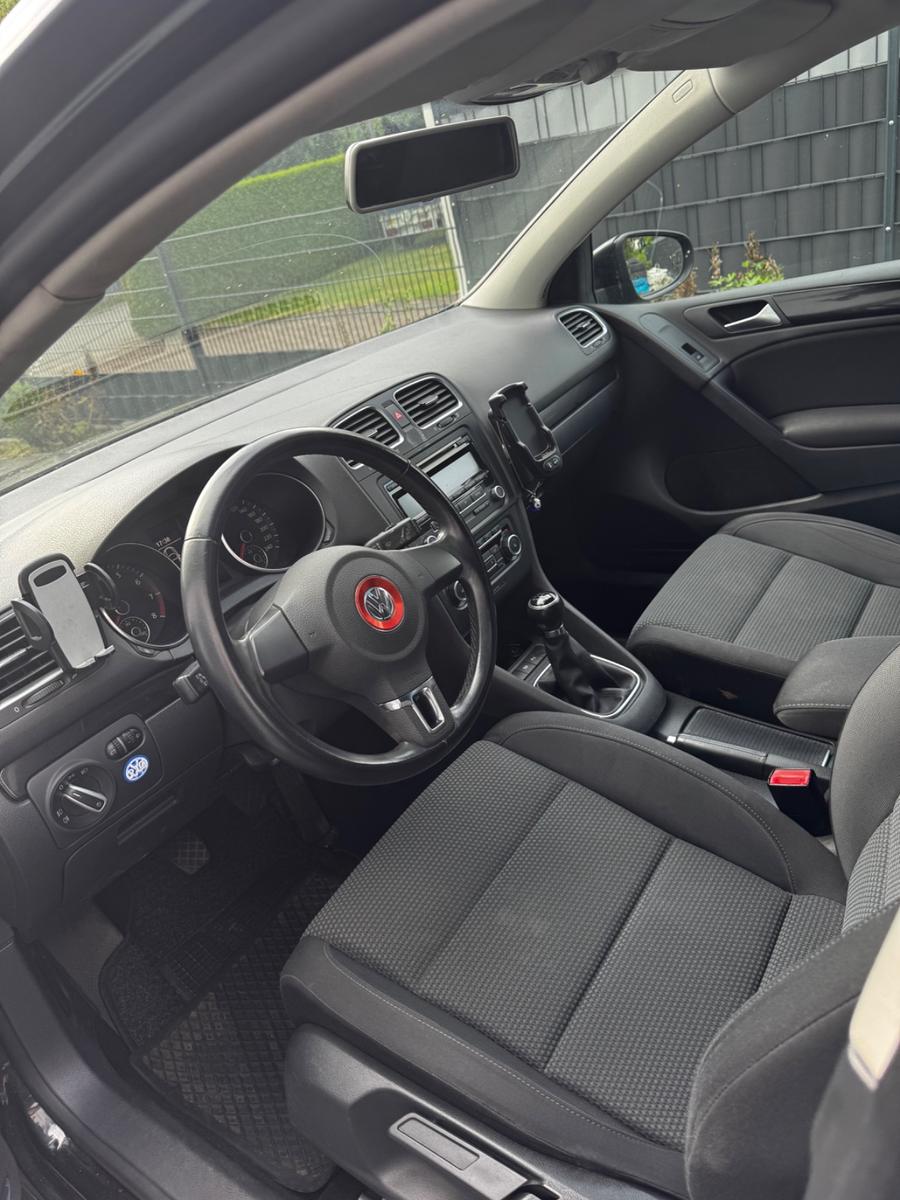 Volkswagen Golf 2009 — engine 1.390 cm³, 122 HP (90kW)