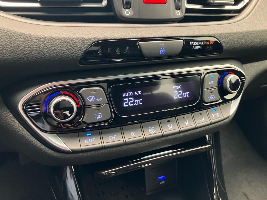 Fahrzeugabbildung Hyundai i30 5-Türer 1.0 T-GDI 7-DCT Advantage 2xKlima