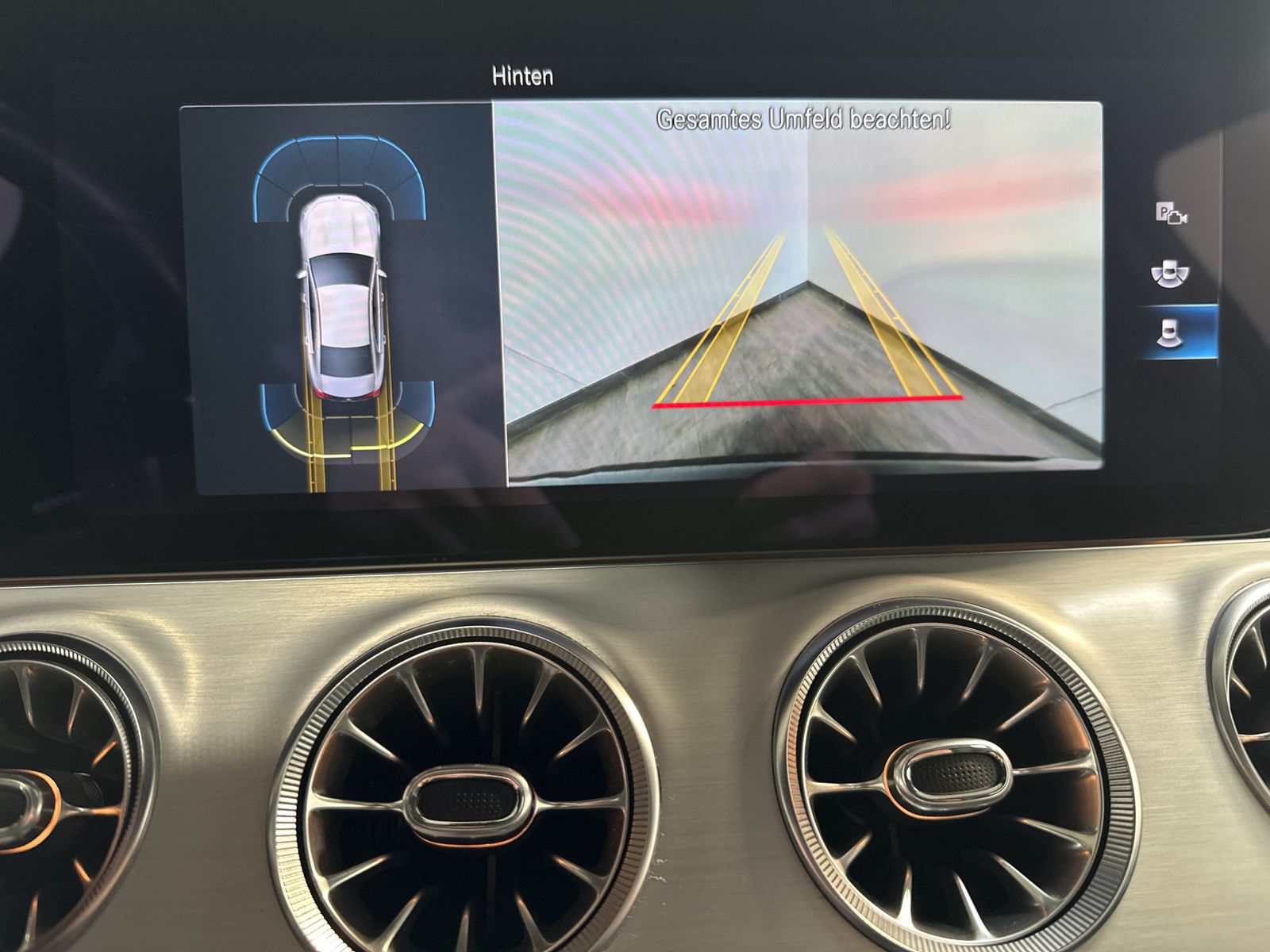 Fahrzeugabbildung Mercedes-Benz CLS 400d 4M AMG-Line NAV+LED+PANO+20ZO+BURMESTER