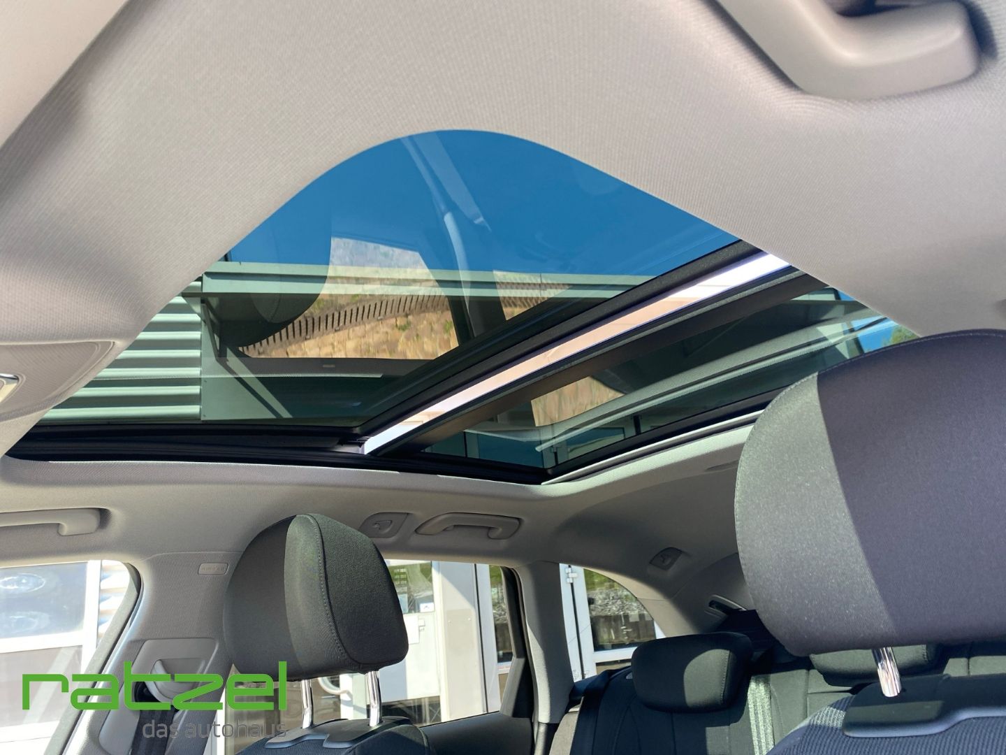 Fahrzeugabbildung Audi A4 Avant S line 40 TFSI S tronic Pano Navi LED A
