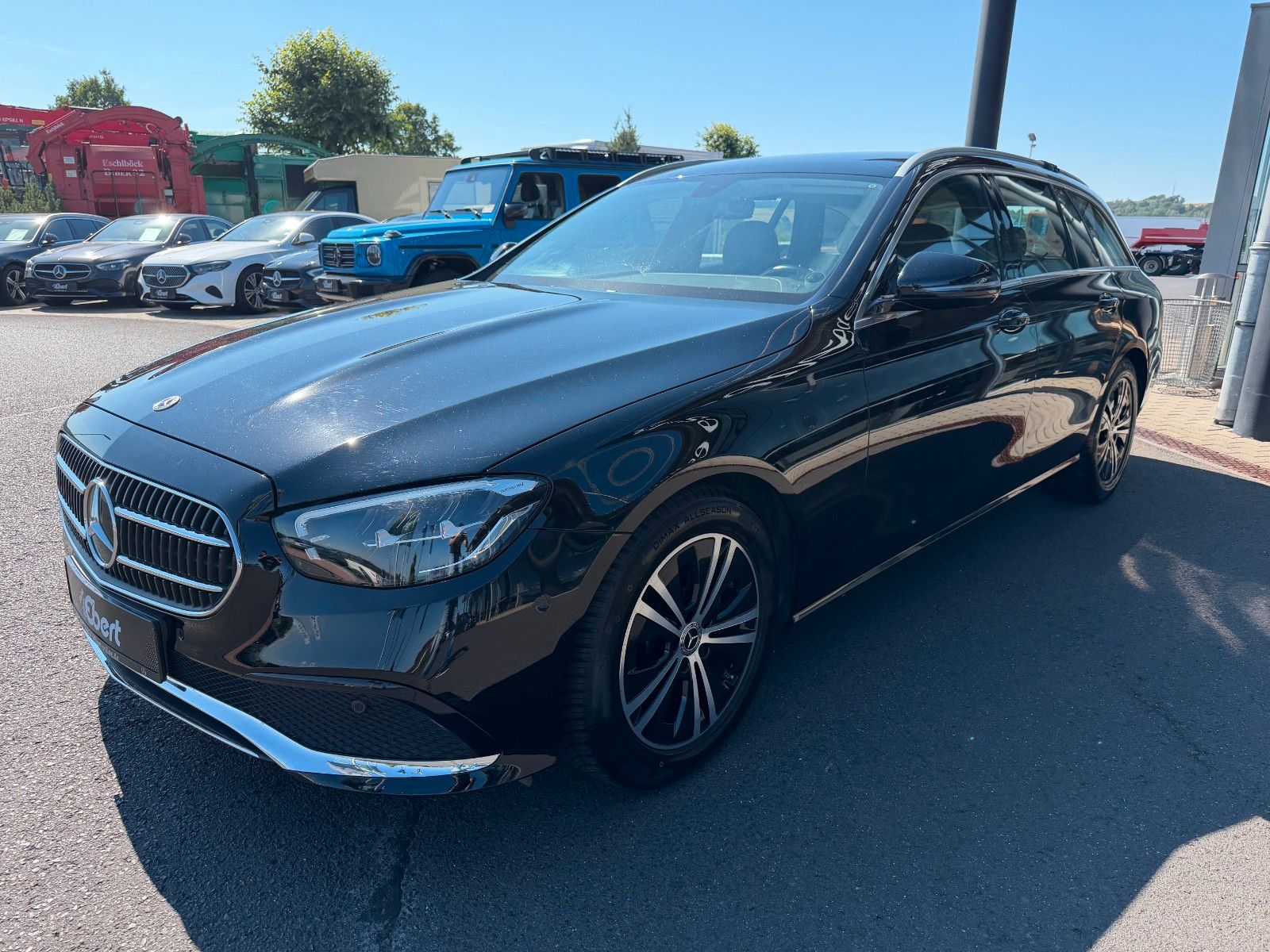 Fahrzeugabbildung Mercedes-Benz E 220d T Avantgarde+RKamera+Leder+Taxi
