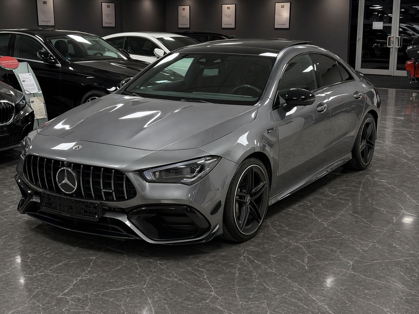 MERCEDES-BENZ CLA 45 AMG 4Matic/Carbon/360°/Pano/Burmester