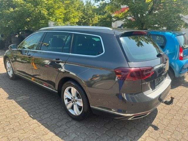 Fahrzeugabbildung Volkswagen Passat Variant Elegance LED AHK LEDER