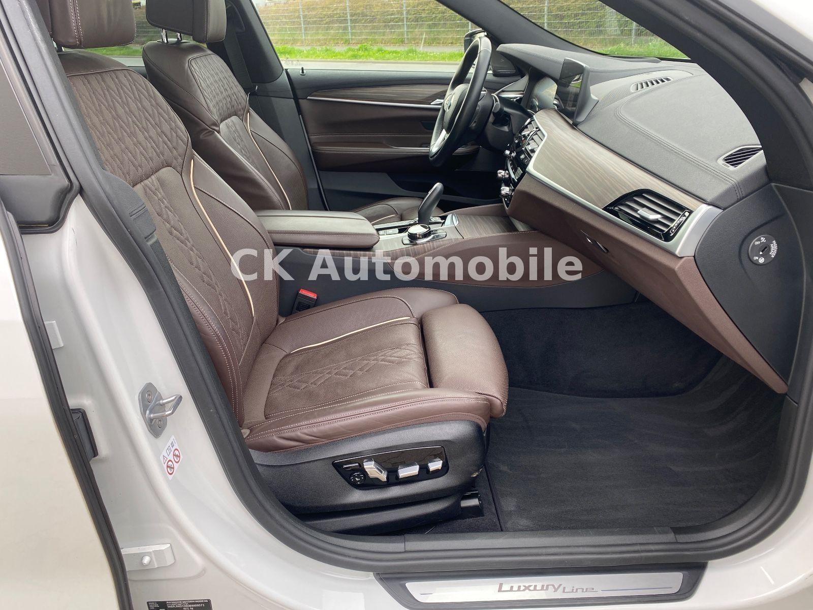Fahrzeugabbildung BMW 640d GT xDrive Luxury Line/Navi/Head-Up/Pano/LED
