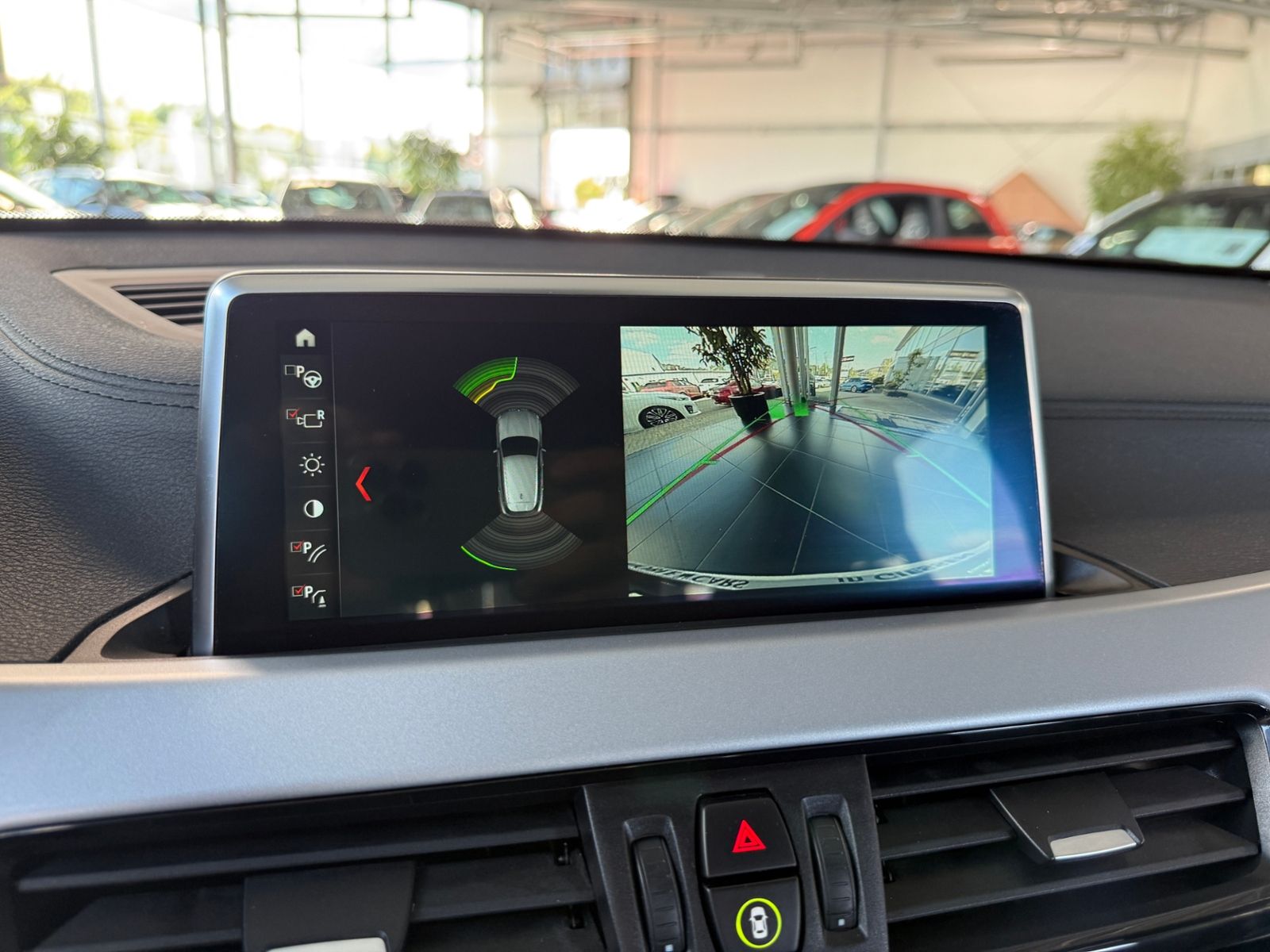 Fahrzeugabbildung BMW X2 sDrive 20 i HUD LEDER KAM LED 18"