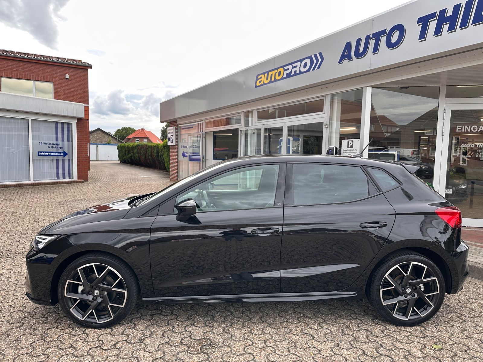Fahrzeugabbildung SEAT Ibiza 1.0 TSI FR Black Edition DSG ACC/LED/Kamer