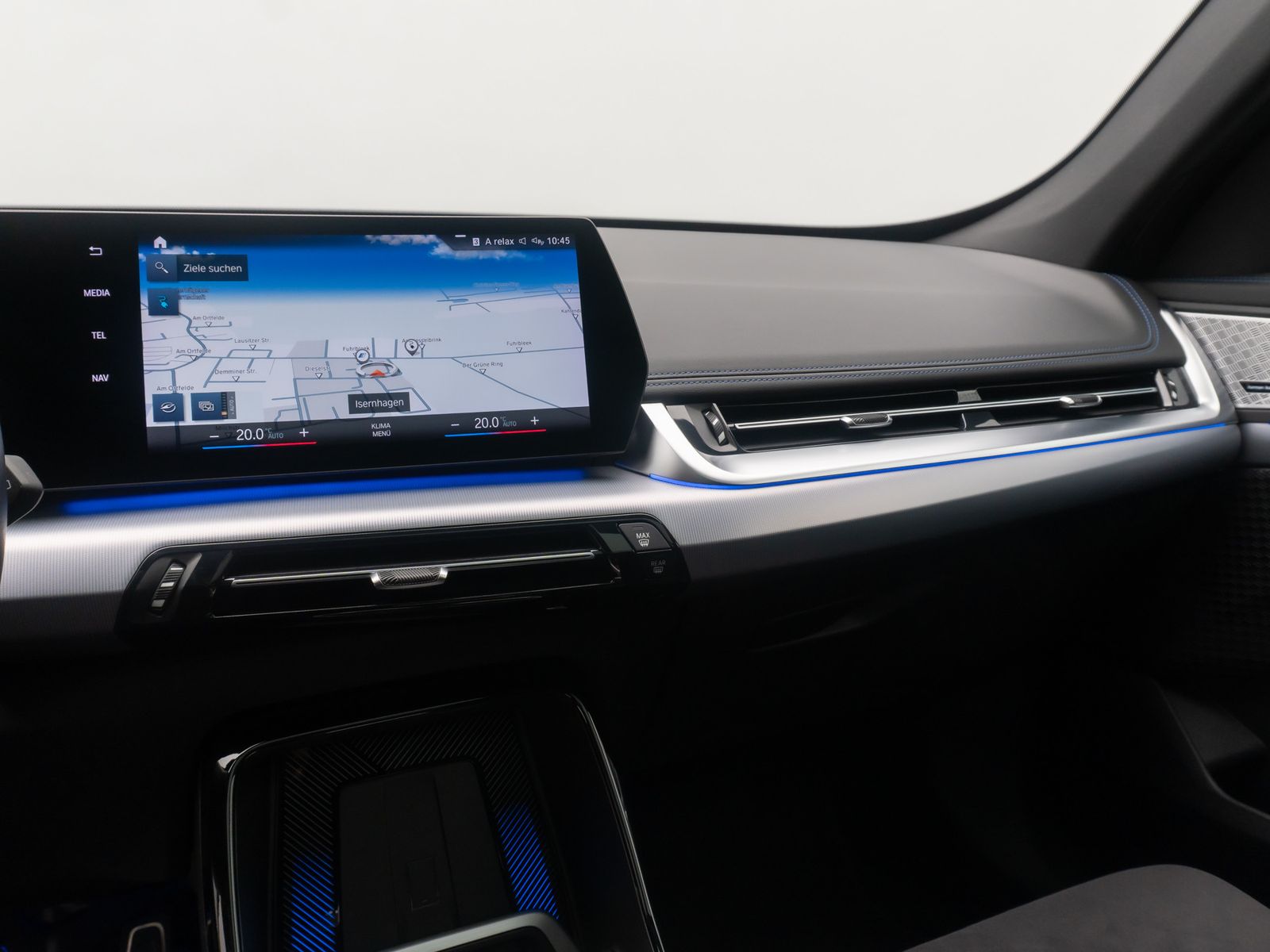 Fahrzeugabbildung BMW iX1 xD30 M Sport Panorama 360°HUD DAB H/K 19Zoll