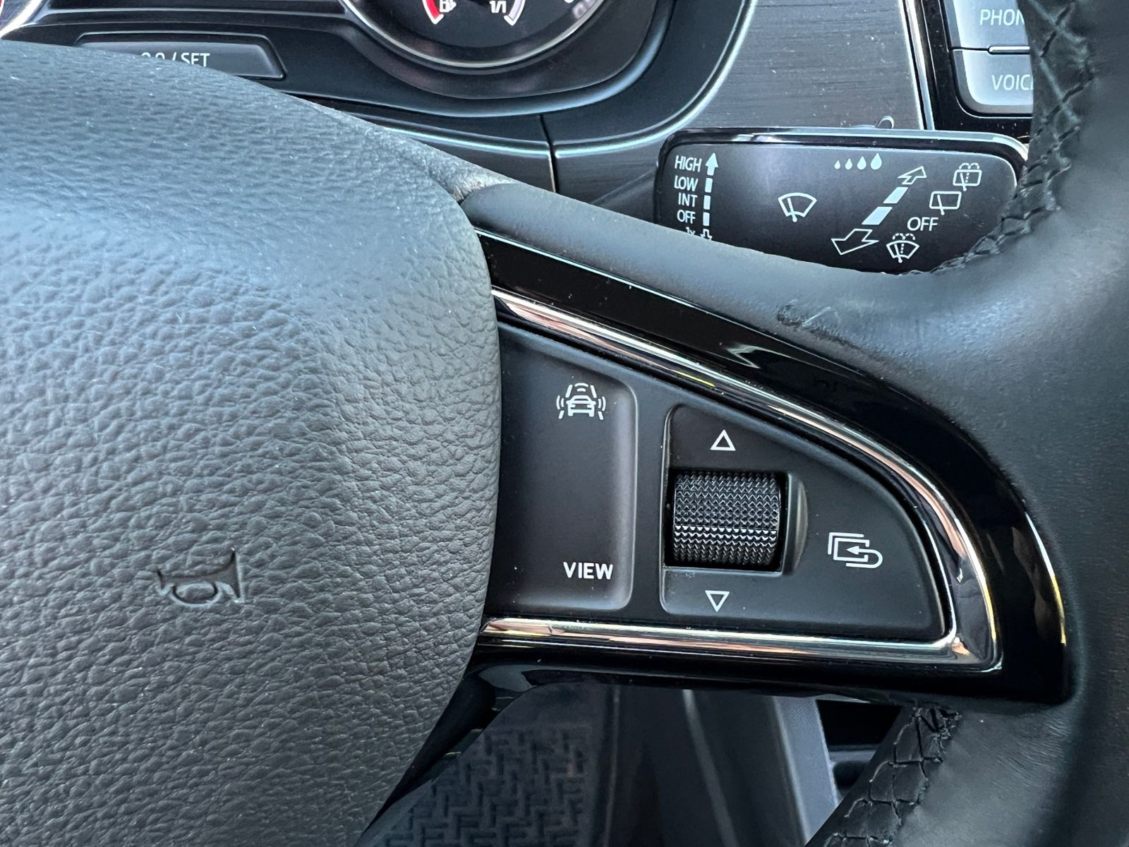 Fahrzeugabbildung SKODA Fabia Combi Soleil 1.0 TSI *AHK, Bi-LED, 16'-LM*