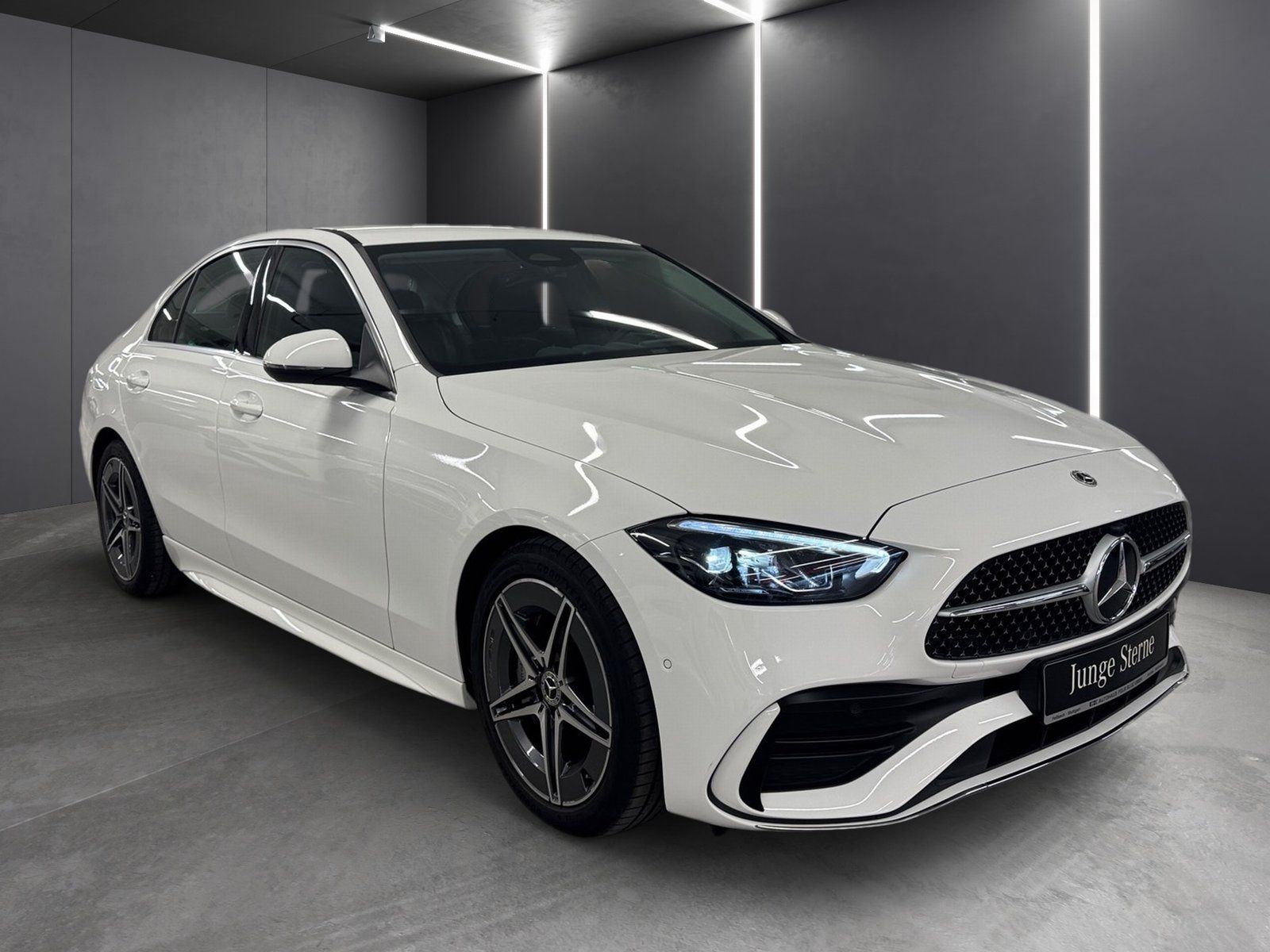 Fahrzeugabbildung Mercedes-Benz C 300 d AMG*AHK*Totwink*LED*Kamera*Memory*CarPla