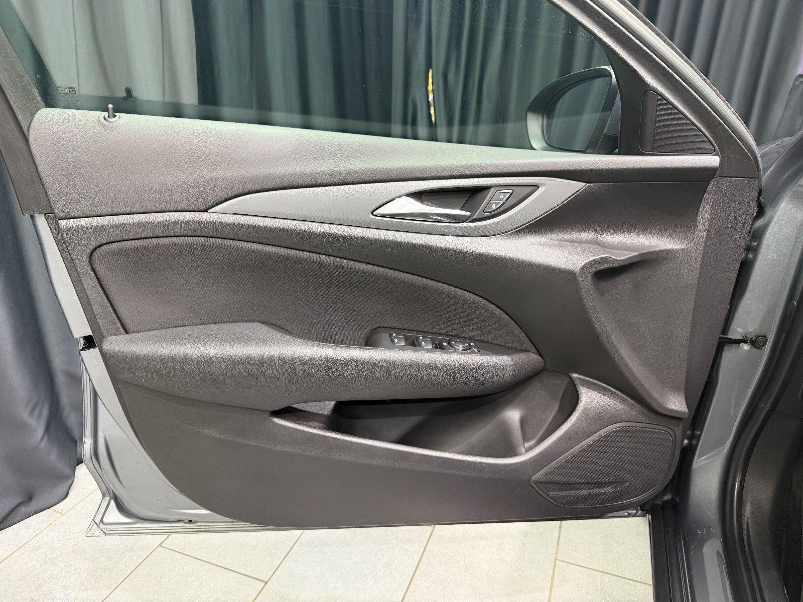 Fahrzeugabbildung Opel Insignia B Sports Tourer Edition|AUTOMATIK|NAVI