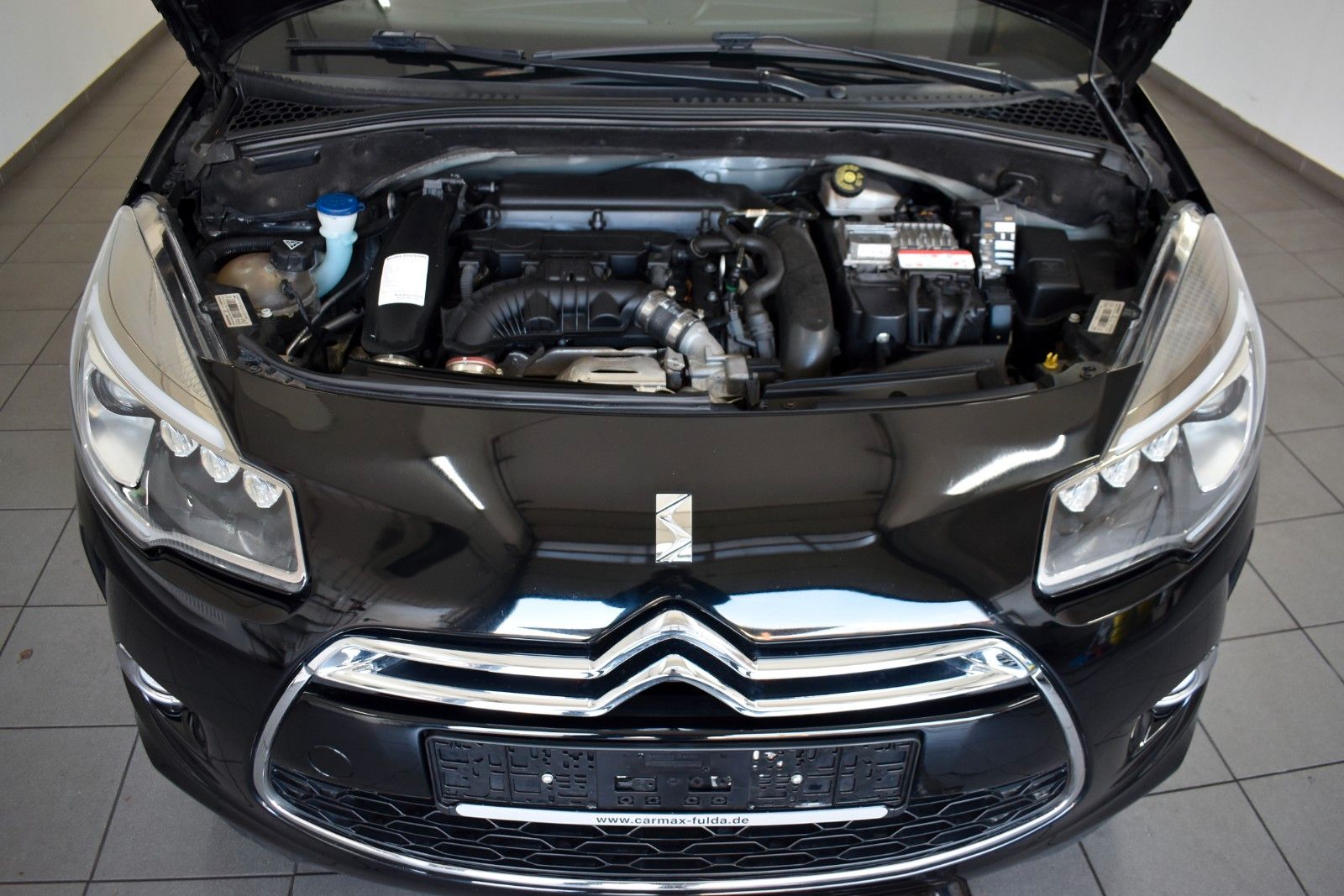 Fahrzeugabbildung Citroën DS3 SportChic Alcantara,Navi,LED,Kamera,SH,PDC