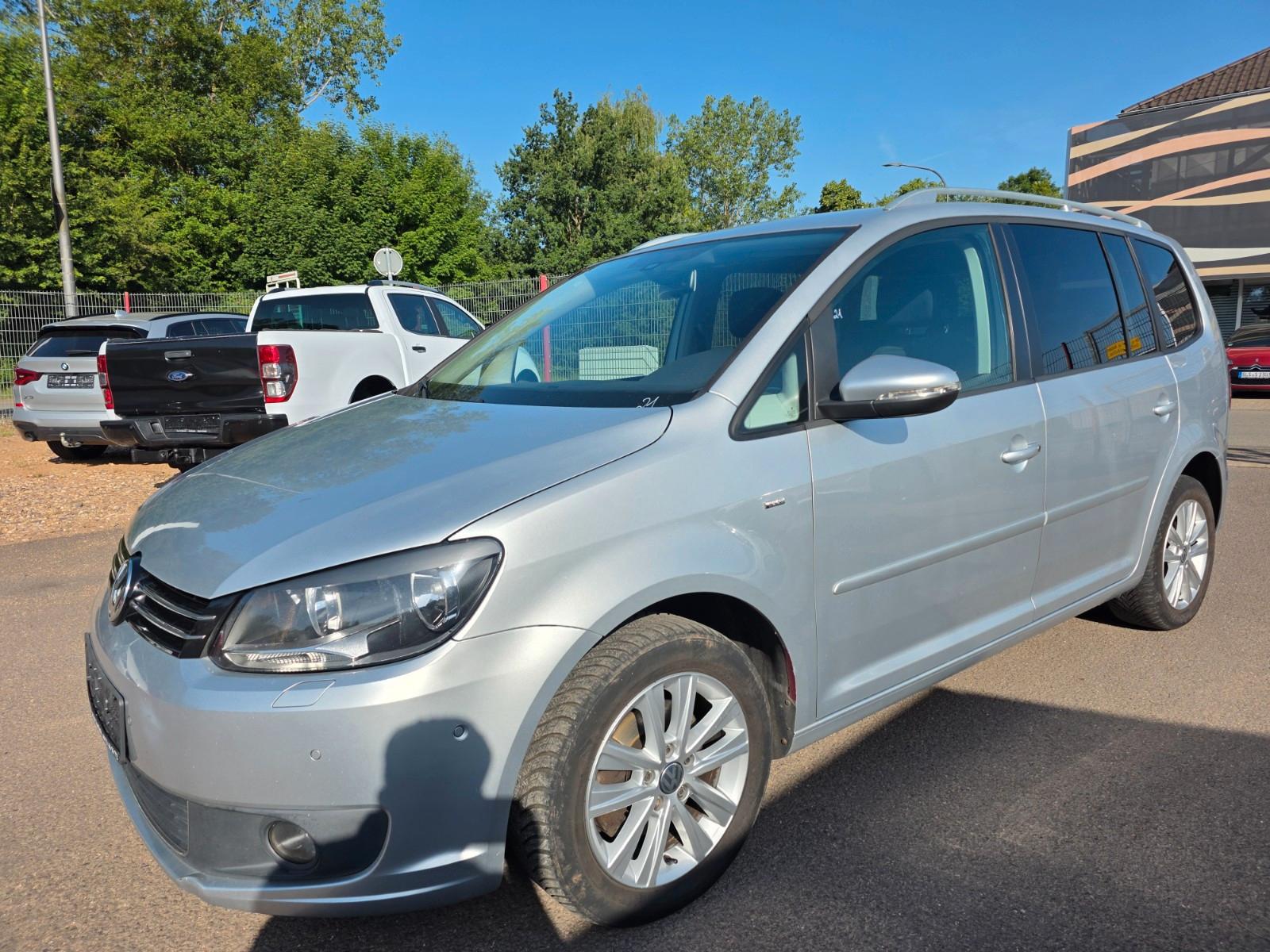 Volkswagen Touran 1.6 TDi Cup DSG+AHK+SHZ+Tempomat+PDC