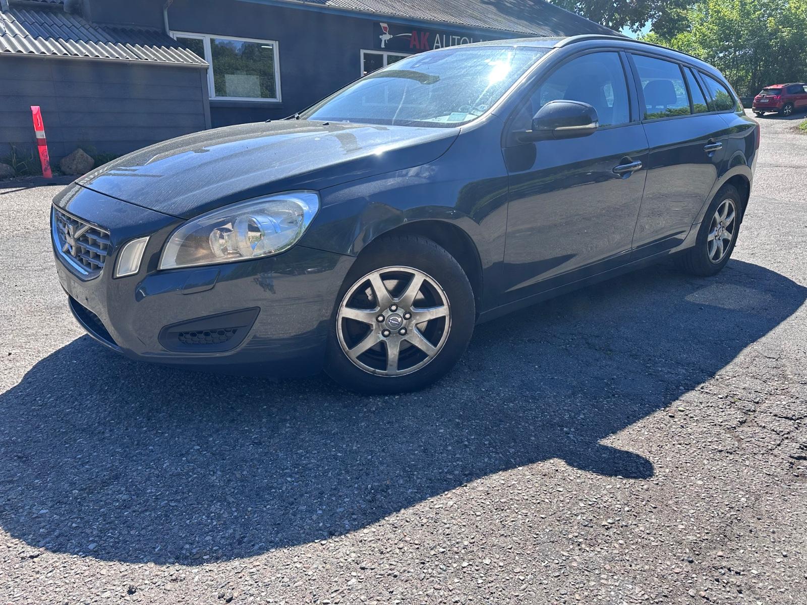 Volvo V60 Kombi Basis