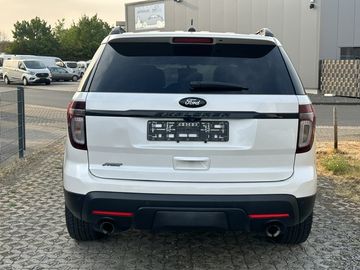 Ford Explorer - 5