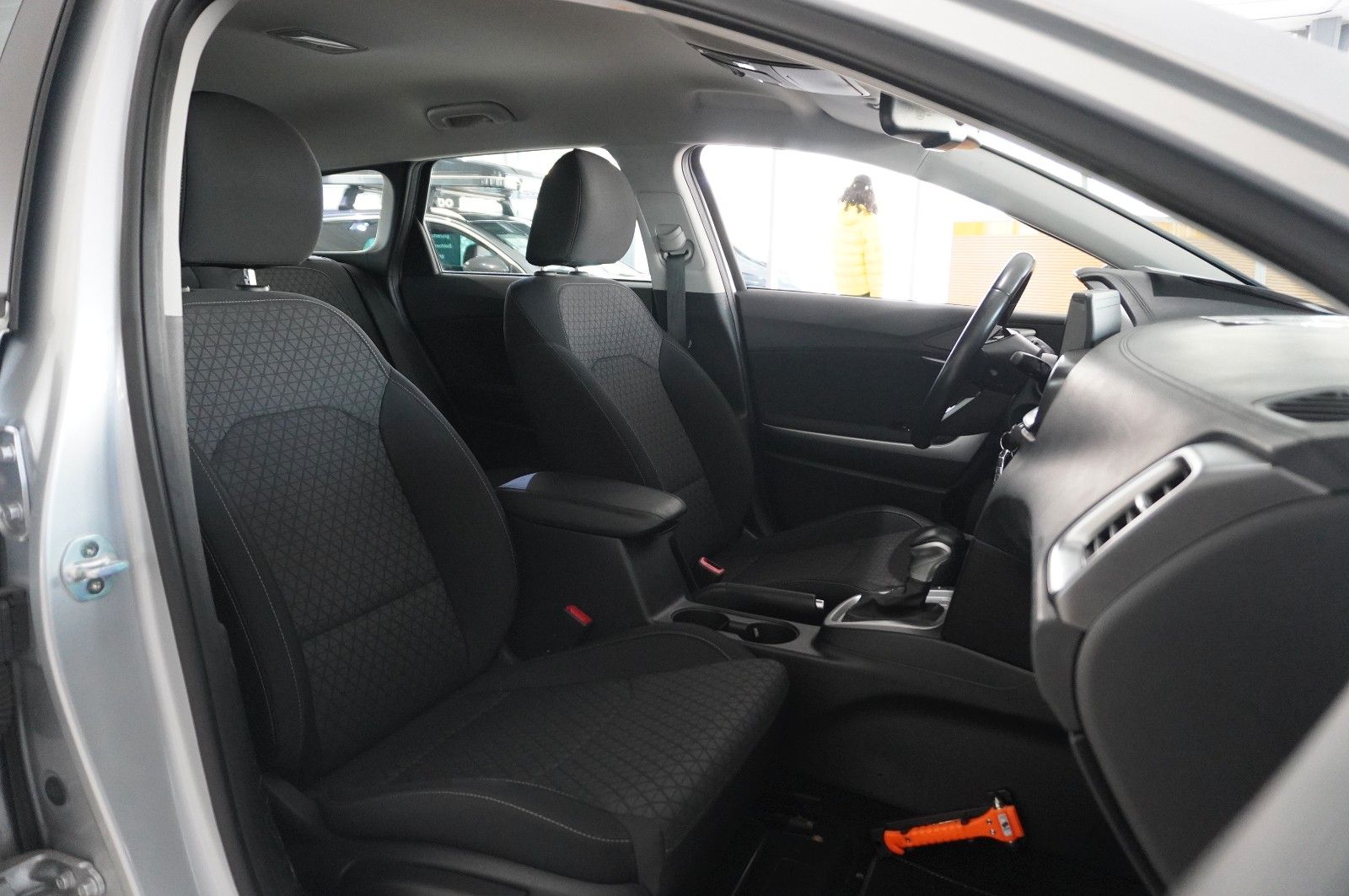 Fahrzeugabbildung Kia cee'd SW 1.6 CRDI 7-DCT DYNAMIC NAVI/LED/KAMERA
