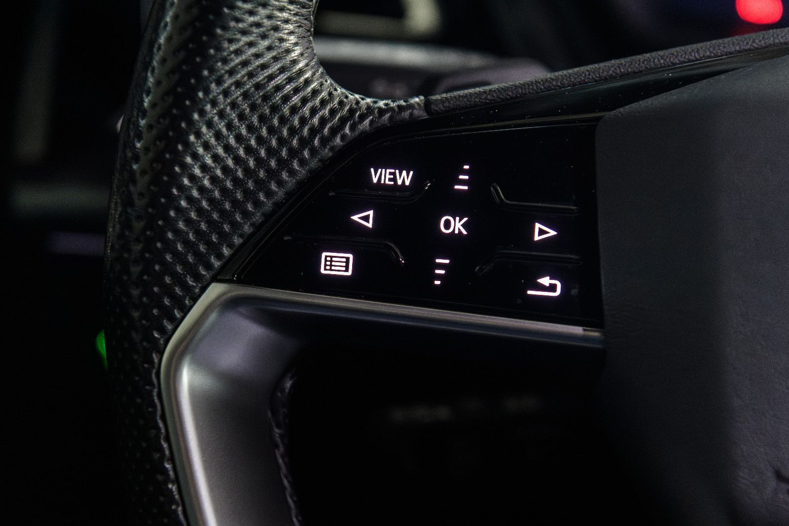 Fahrzeugabbildung Audi Q4 e-tron 45 RFK/MATRIX